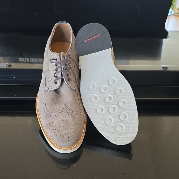 New Men's Classic Gray Brogue Shoes - Picture 3 of 3